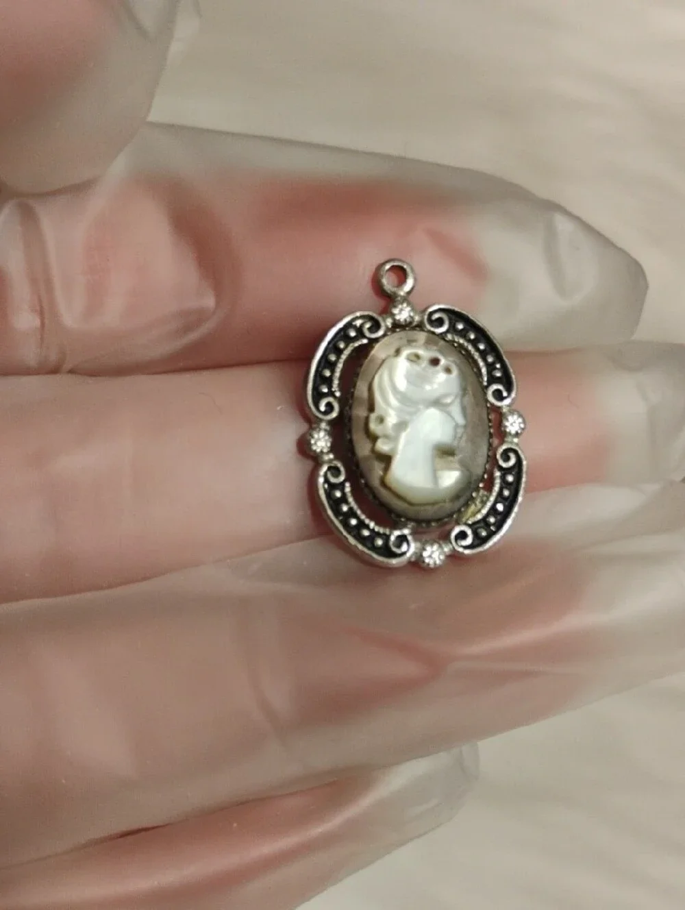 Cameo Sterling Silver Vintage Pendant W White Cameo & Black Accents